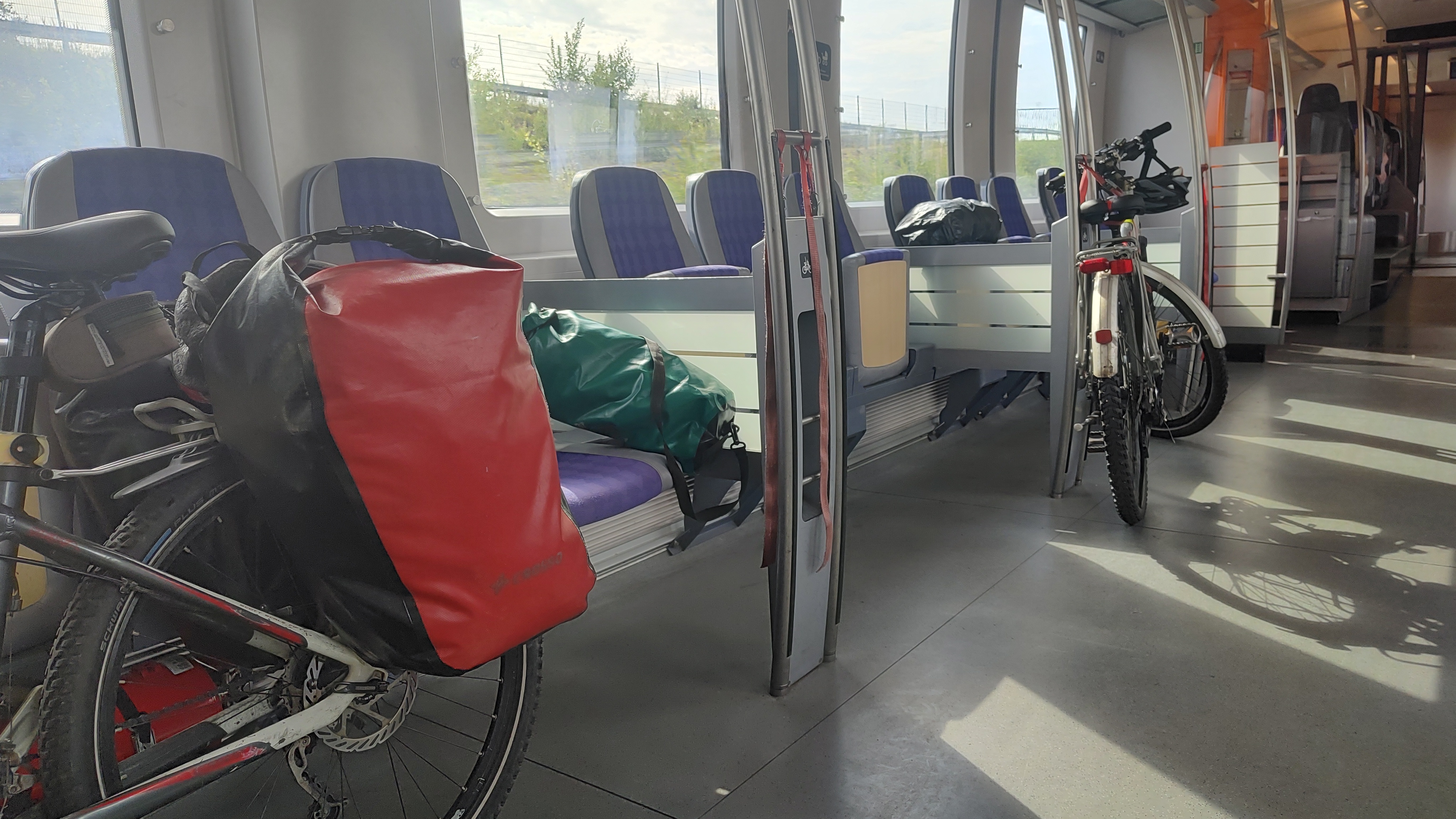 przedział rowerowy w pociągu z Malmo do Trelleborga